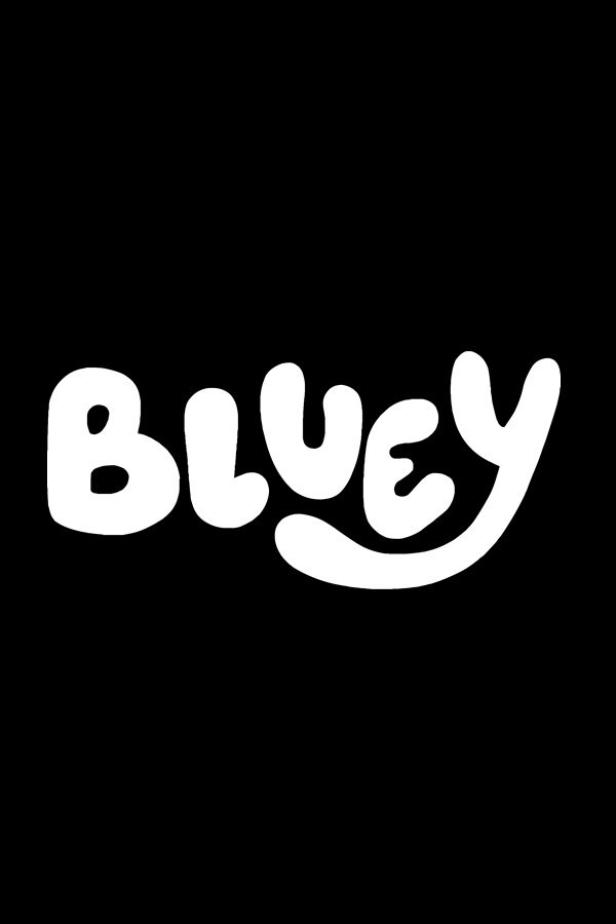 Das Logo der Kinderserie „Bluey“ vor schwarzem Hintergrund.