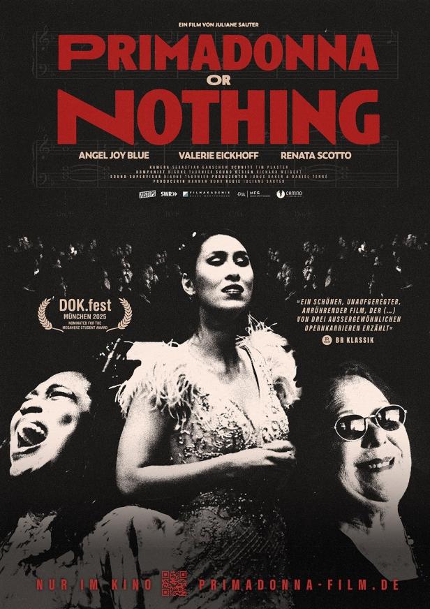 Das Filmplakat für „Primadonna or Nothing“ zeigt drei Opernsängerinnen.