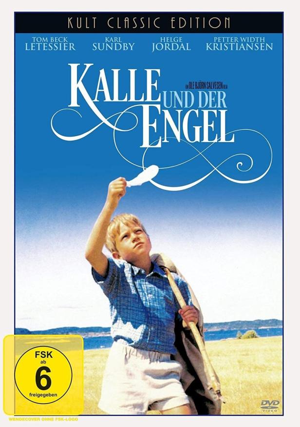 Das Filmplakat für „Kalle und der Engel“ zeigt einen Jungen, der eine Feder in den Himmel hält.