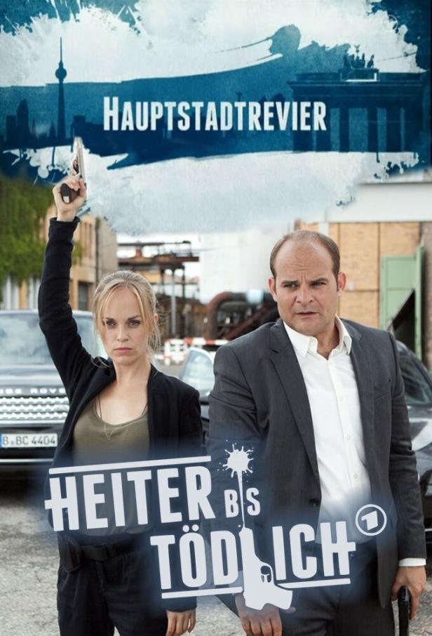 Das Filmplakat zu „Heiter bis tödlich: Hauptstadtrevier“ zeigt ein Ermittlerduo in Berlin.