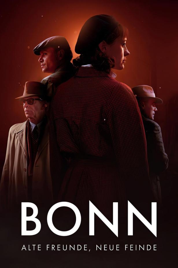Das Filmplakat zu „Bonn: Alte Freunde, neue Feinde“ zeigt vier Personen in historischer Kleidung.