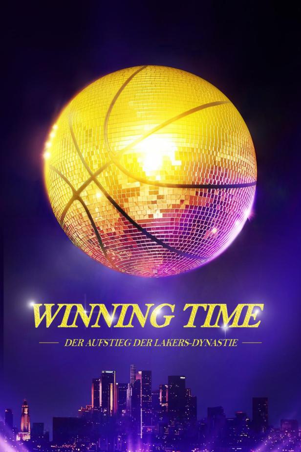 Ein Basketball in Form einer Discokugel vor der Skyline von Los Angeles für „Winning Time: Der Aufstieg der Lakers-Dynastie“.
