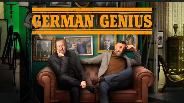 Ricky Gervais und Kaya Yanar sitzen auf einer Couch vor dem Hintergrund des Titels „German Genius“.