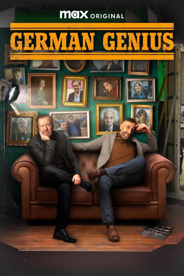 Das Filmplakat für „German Genius“ zeigt zwei Männer auf einem Sofa vor einer Wand mit gerahmten Bildern.