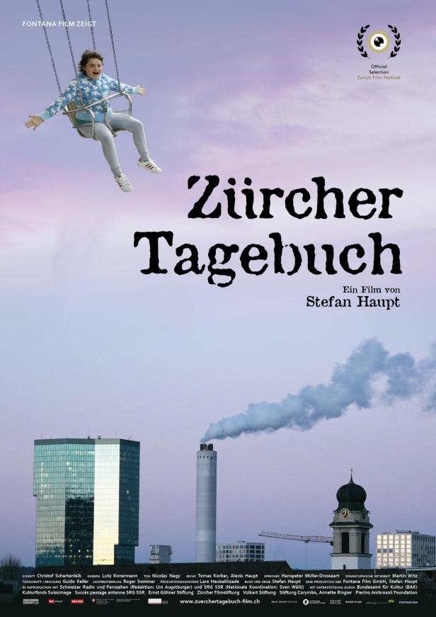 Das Filmplakat für „Zürcher Tagebuch“ zeigt ein Mädchen auf einer Schaukel vor der Skyline von Zürich.