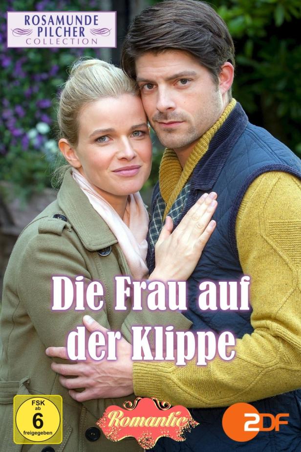 Ein Mann und eine Frau umarmen sich auf dem Cover von „Die Frau auf der Klippe“.