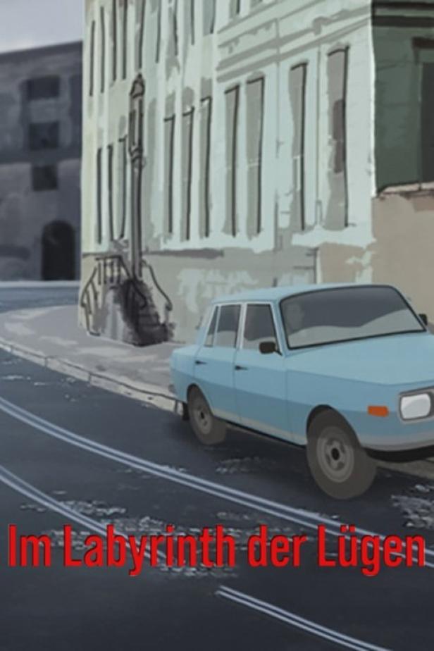 Ein hellblaues Auto parkt vor einem Gebäude in einer Stadt.