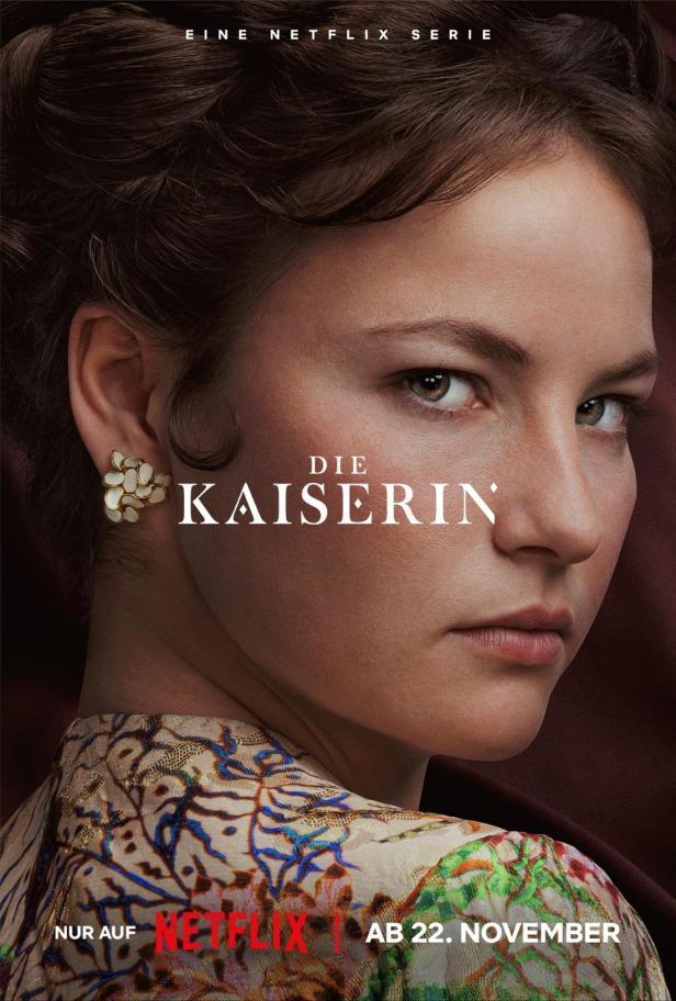 Porträt einer jungen Frau, die „Die Kaiserin“ darstellt.