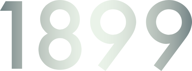 Die silberne Zahl 1899 auf schwarzem Hintergrund.