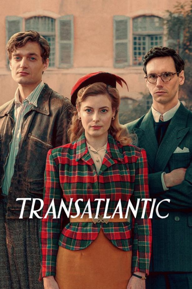 Das Filmplakat zu „Transatlantic“ zeigt drei Personen vor einem Gebäude.