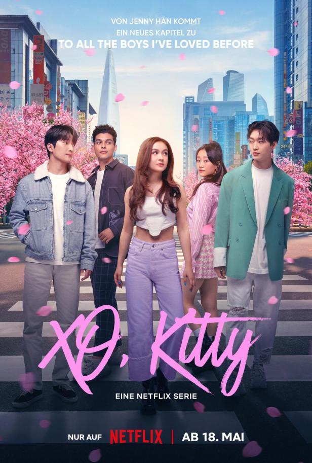 Das Poster für die Netflix-Serie „XO, Kitty“ zeigt die Hauptdarsteller vor einer koreanischen Stadtkulisse.