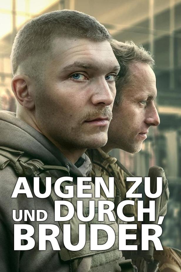Zwei Männer, vermutlich Brüder, auf dem Filmplakat zu „Augen zu und durch, Bruder“.