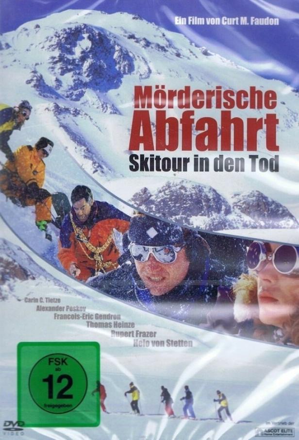 Das Cover des Films „Mörderische Abfahrt – Skitour in den Tod“ zeigt Skifahrer in den Bergen.