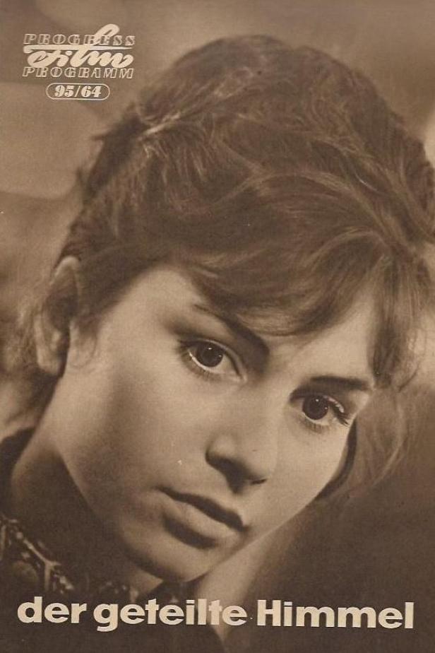 Das Filmplakat für „Der geteilte Himmel“ zeigt eine junge Frau.