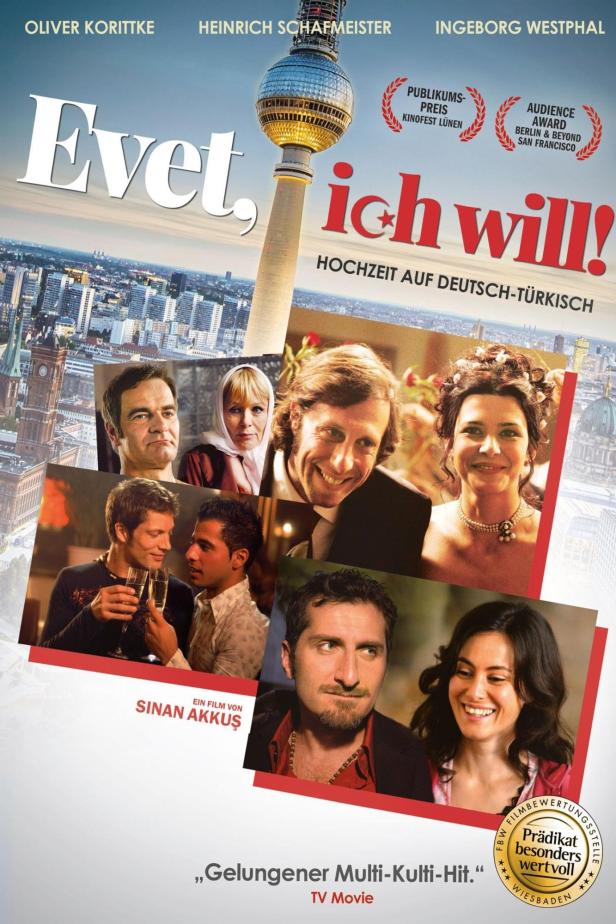 Das Filmplakat für „Evet, ich will!“ zeigt den Berliner Fernsehturm und mehrere Paare.