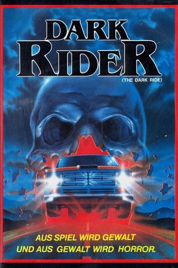 Das Cover des Films „Dark Rider“ zeigt einen Schädel hinter einem Auto.