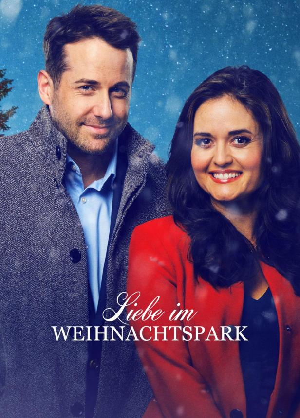 Das Filmplakat für „Liebe im Weihnachtspark“ zeigt ein lächelndes Paar vor einem verschneiten Hintergrund.