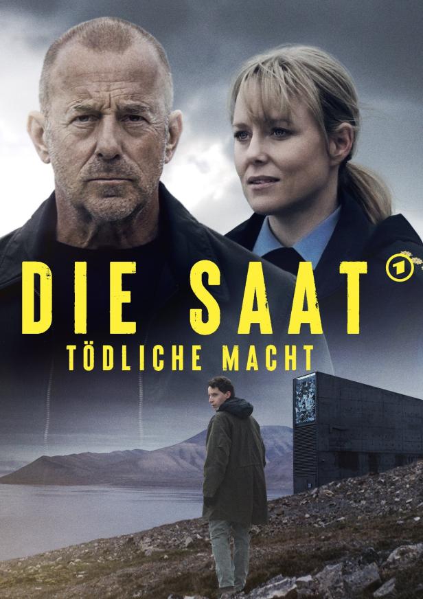 Das Filmplakat für „Die Saat – Tödliche Macht“ zeigt zwei Ermittler und einen jungen Mann vor einer arktischen Landschaft.