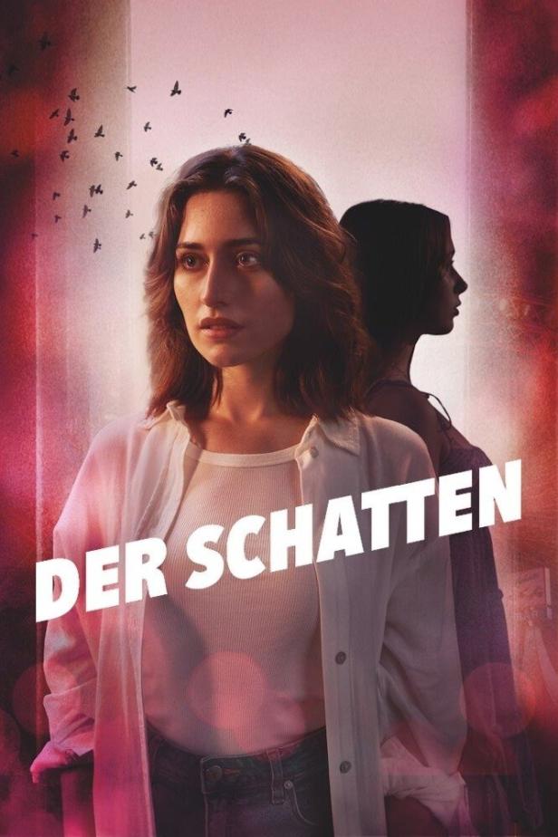 Das Filmplakat für „Der Schatten“ zeigt eine Frau vor dem Schatten einer anderen Frau.