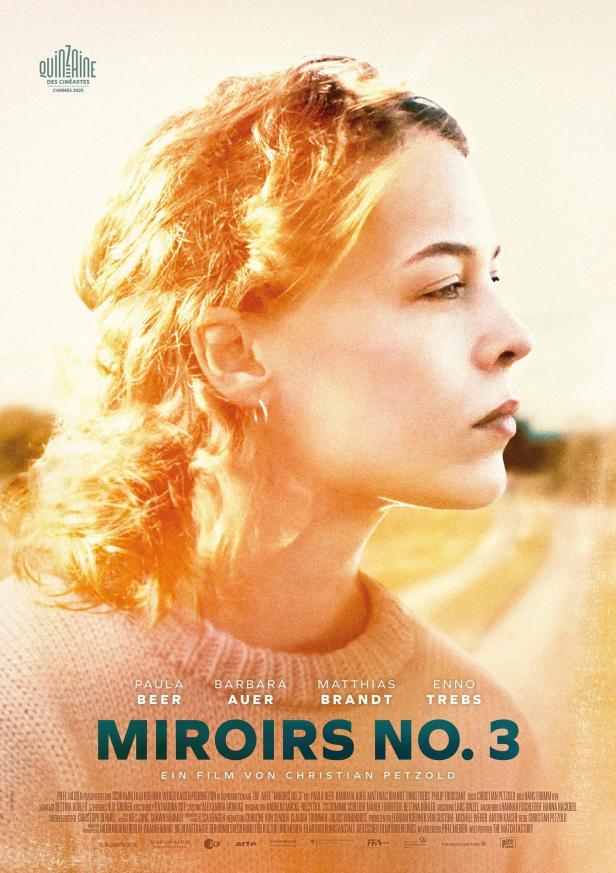 Das Filmplakat für „Miroirs No. 3“ zeigt Paula Beer im Profil.