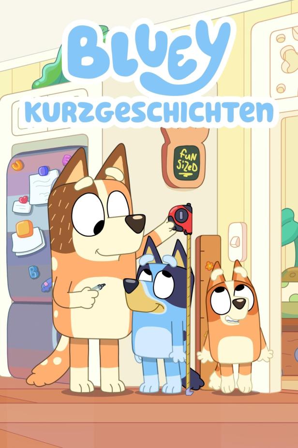 Die animierten Hunde Bluey, Bingo und Bandit messen sich an einer Wand.
