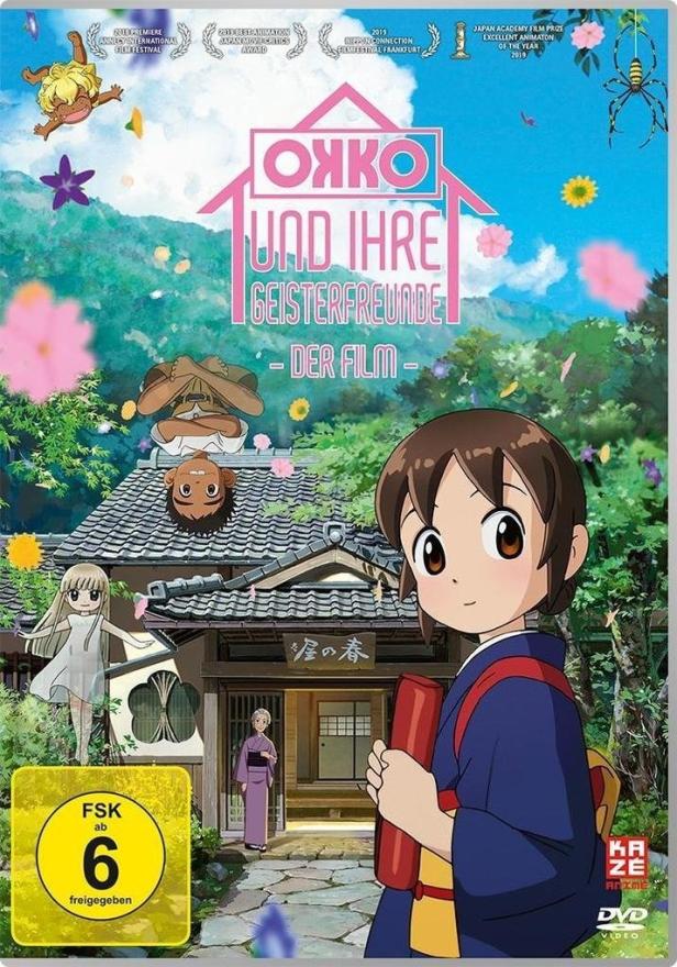Das Cover des Films „Okko und ihre Geisterfreunde“ zeigt Okko vor einem traditionellen japanischen Haus.