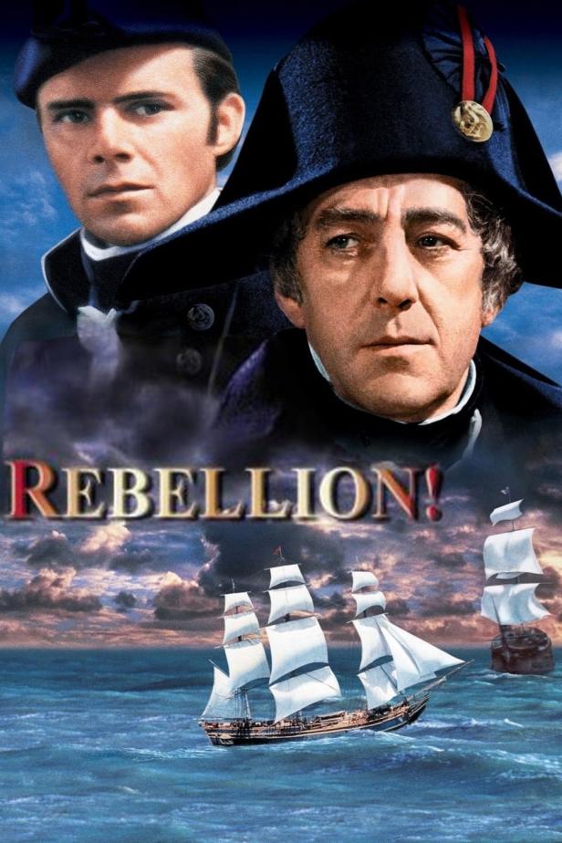 Das Filmplakat für „Rebellion!“ zeigt zwei Männer in historischen Kostümen und Segelschiffe auf dem Meer.