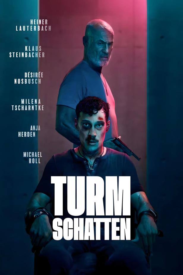 Das Filmplakat für „Turmschatten“ zeigt einen gefesselten Mann und einen Mann mit einer Waffe.