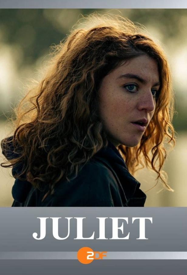 Porträt einer jungen Frau mit lockigem Haar, möglicherweise ein Filmposter für „Juliet“.