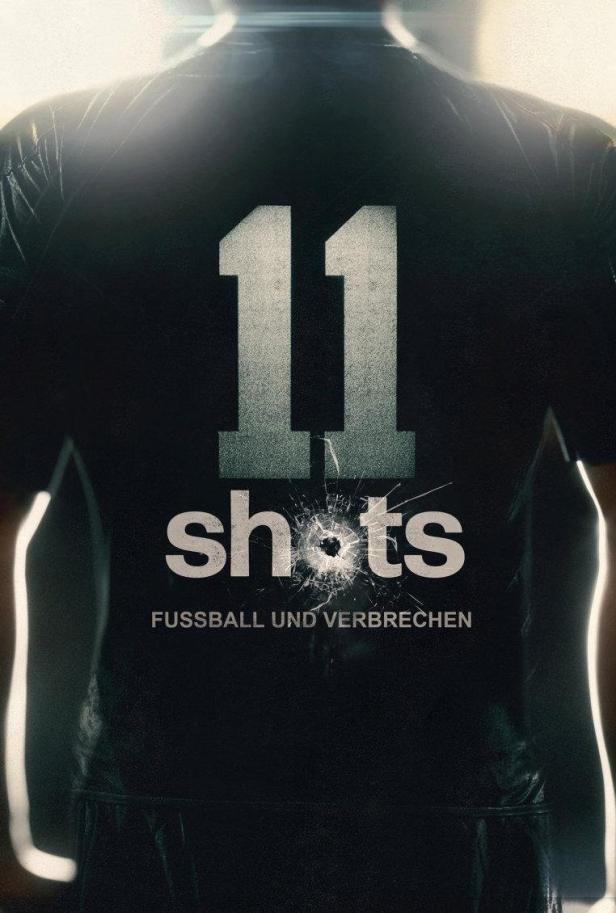 Das Filmplakat für „11 Shots: Fußball und Verbrechen“ zeigt die Rückseite eines Fußballtrikots.