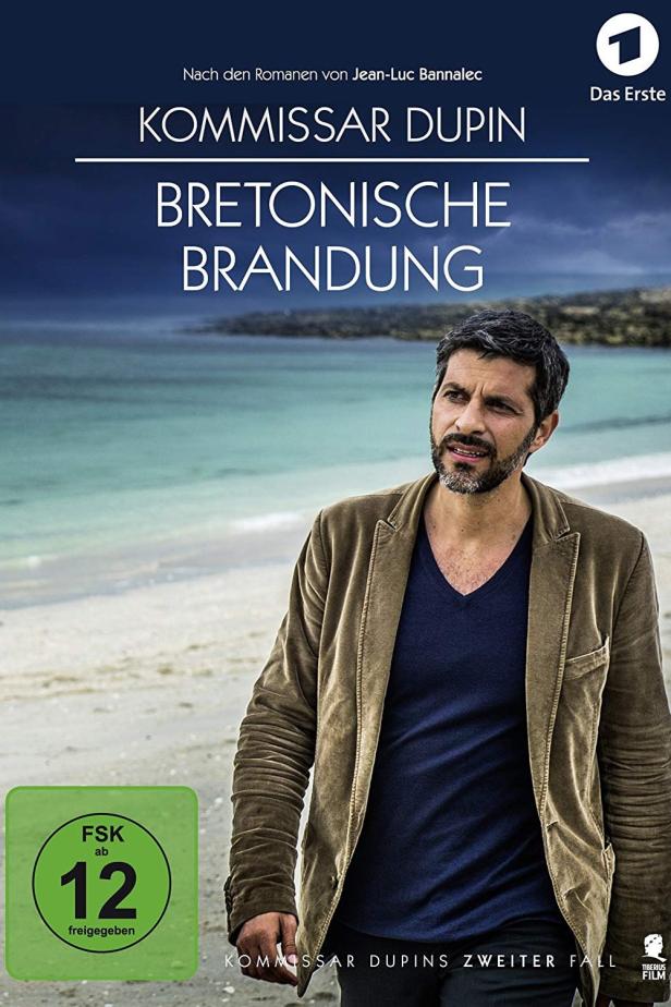 Das Cover von „Kommissar Dupin – Bretonische Brandung“ zeigt Kommissar Dupin am Strand.