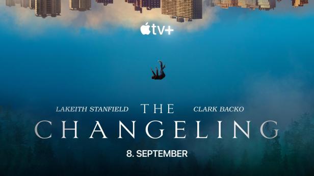 Ein Mann fällt vor dem Hintergrund einer auf dem Kopf stehenden Stadt; Filmposter für „The Changeling“.