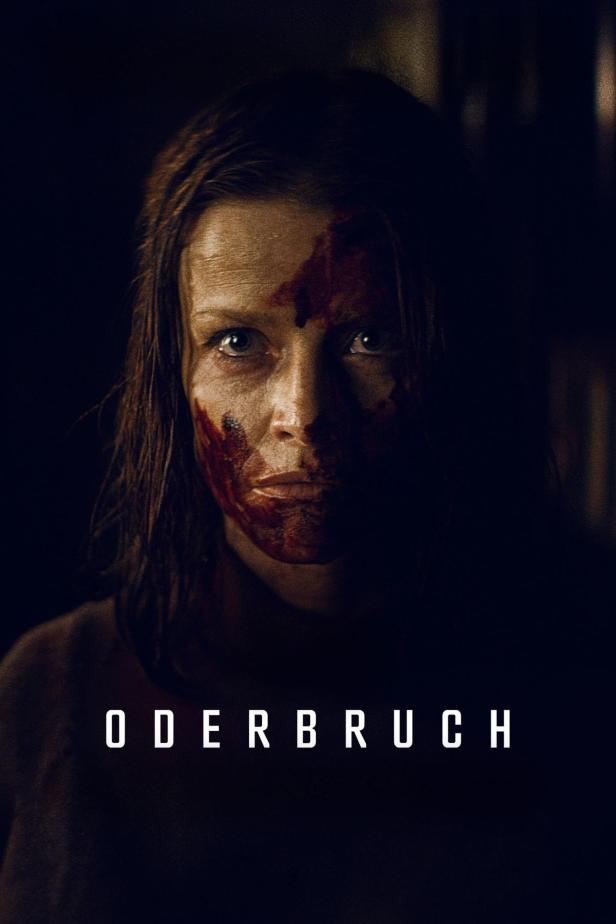 Eine Frau mit blutverschmiertem Gesicht, möglicherweise aus dem Film „Oderbruch“.