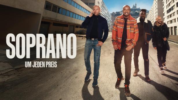 Das Cover für „Soprano: Um jeden Preis“ zeigt vier Männer, die auf einer Straße in Marseille laufen.