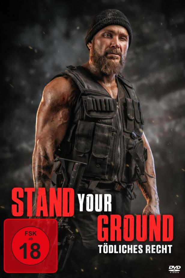 Ein bärtiger Mann mit Mütze und taktischer Weste auf dem Cover von „Stand Your Ground – Tödliches Recht“.