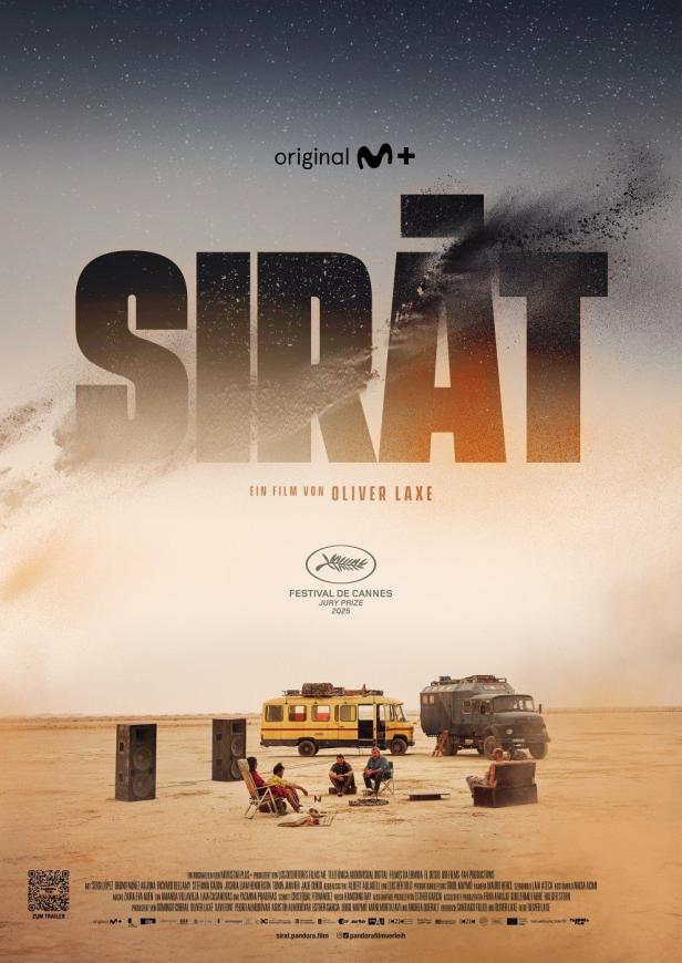 Das Filmplakat für „Sirat“ zeigt Personen und Fahrzeuge in einer Wüstenlandschaft.