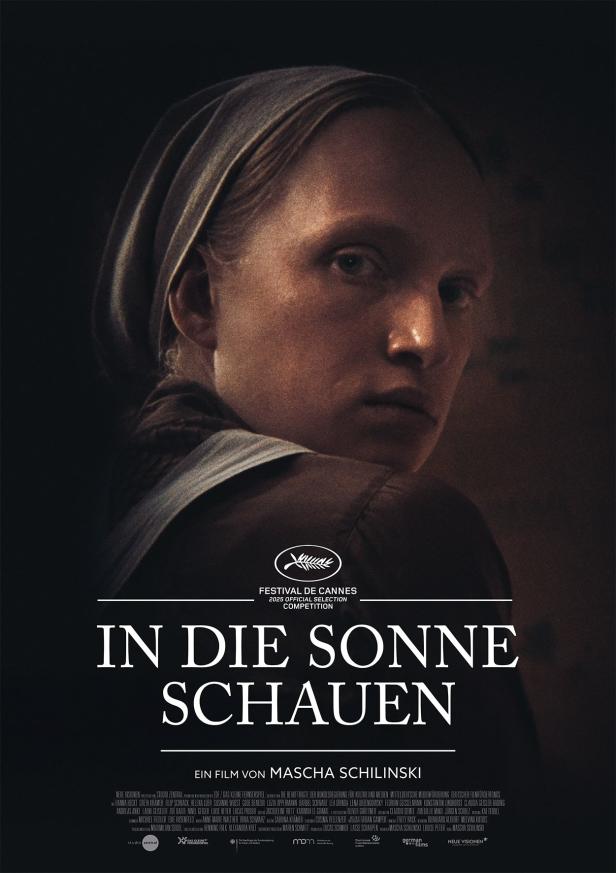 Das Filmplakat zu „In die Sonne schauen“ zeigt eine junge Frau mit ernstem Blick.