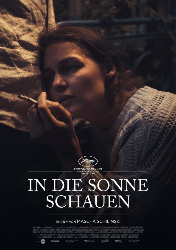 Das Filmplakat zu „In die Sonne schauen“ zeigt eine Frau mit Zigarette im Gesicht.