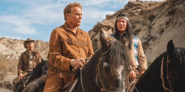 Winnetou und Old Shatterhand reiten in „Der Ölprinz“ durch die Prärie.