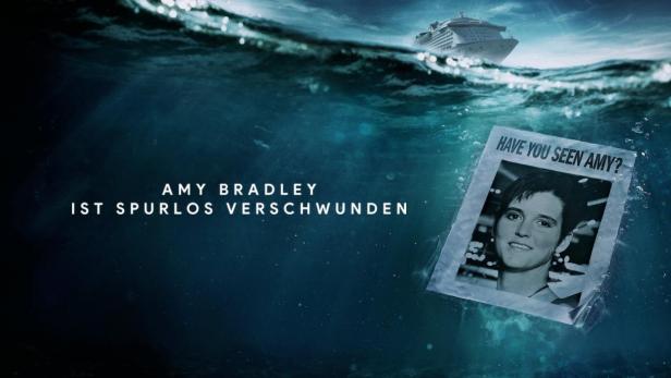 Ein Vermisstenplakat von Amy Bradley treibt im Meer, im Hintergrund ein Kreuzfahrtschiff.