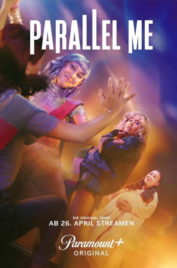 Das Poster für die Paramount+ Serie „Parallel Me“ zeigt vier Frauen in verschiedenen Posen.