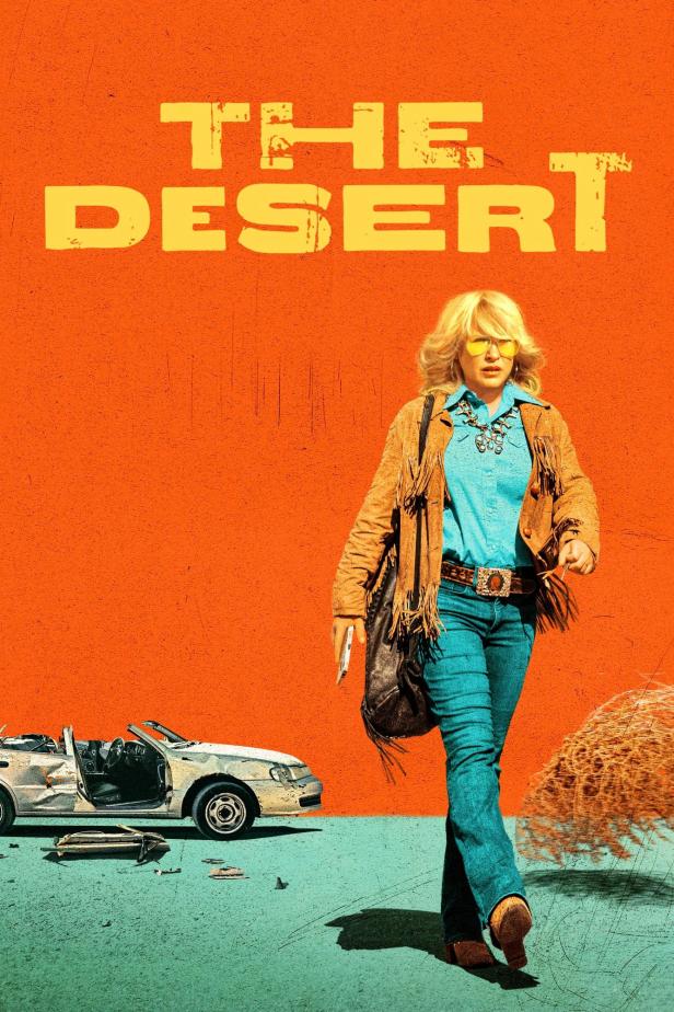 Eine Frau im Western-Stil geht an einem zerstörten Auto vorbei; Filmposter „The Desert“.