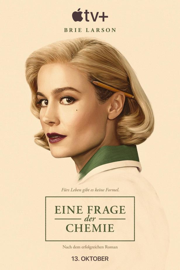 Das Poster für „Eine Frage der Chemie“ zeigt Brie Larson mit einem Bleistift hinter dem Ohr.