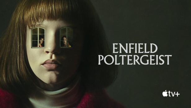 Das Poster für „Enfield Poltergeist“ zeigt ein Mädchen mit zwei Kindern in den Augenfenstern.