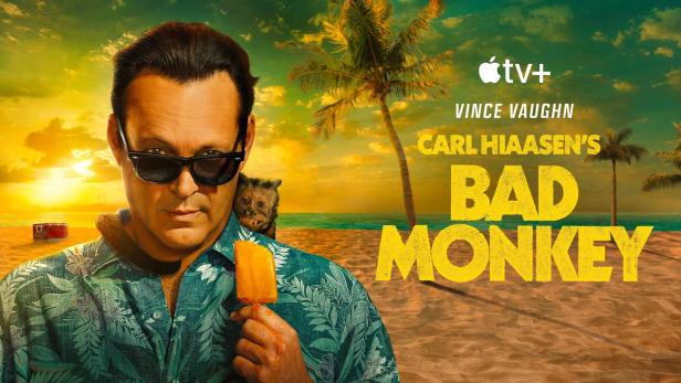 Das Poster für „Bad Monkey“ zeigt Vince Vaughn mit einem Affen und einem Eis am Strand.
