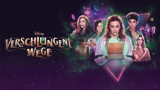 Das Poster für die Disney+-Serie „Verschlungene Wege“ zeigt die Hauptdarsteller und den Titel.