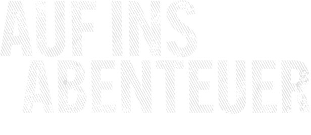 Das Logo „Auf ins Abenteuer mit Bertie Gregory“ zeigt stilisierte Berge.