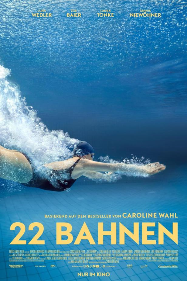 Das Filmplakat für „22 Bahnen“ zeigt eine Schwimmerin unter Wasser.