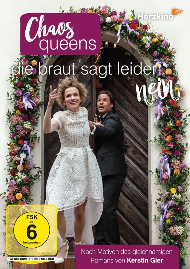 Das Filmplakat zu „Chaos Queens – Die Braut sagt leider nein“ zeigt eine Braut und einen Bräutigam vor einem Blumengesteck.