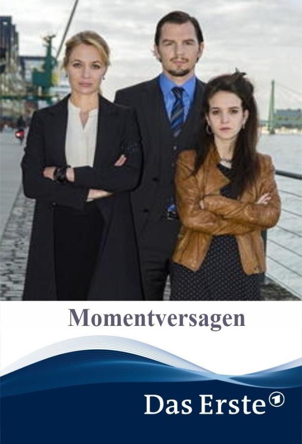 Drei Schauspieler vor einer Flusskulisse für den Film „Momentversagen“.